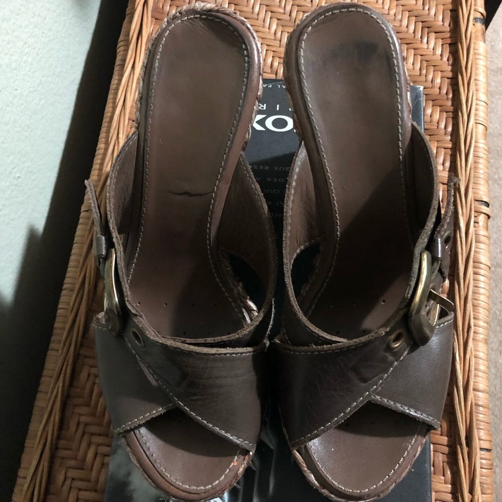 Shoes - Picture 2 of 8